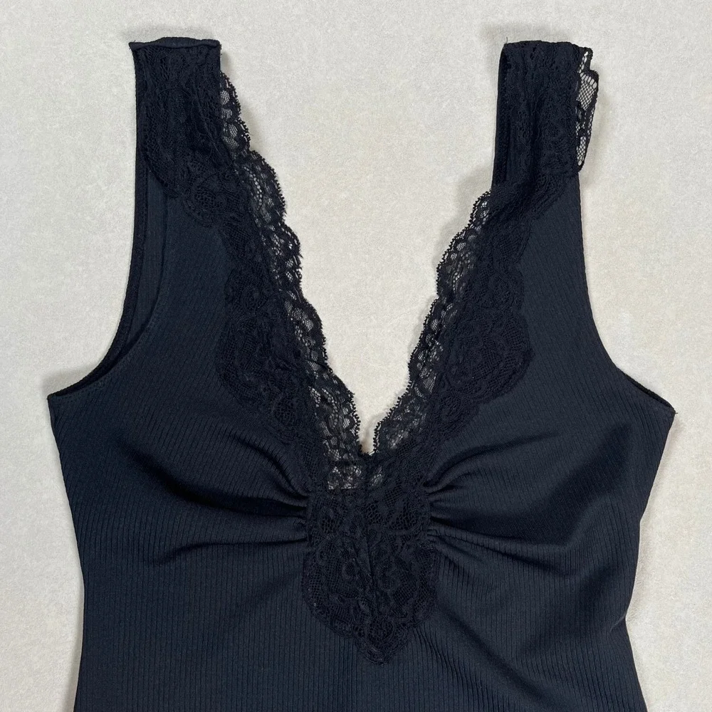 Free People Intimately First Call Bodysuit Womens Small Black Lace Trim‎ V-Neck